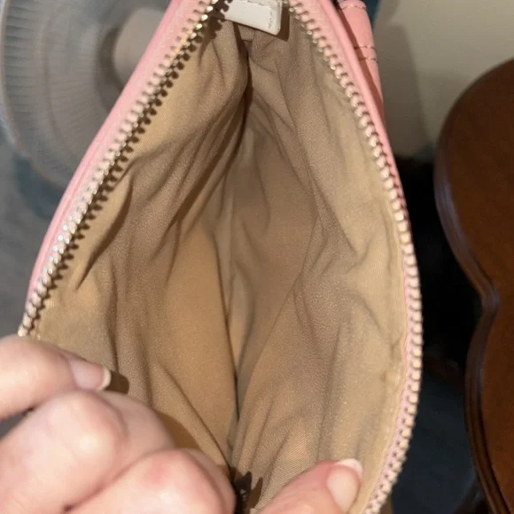 Coach   Crossbody bag  concealed carry  leather pink/white trim  cream color str - Picture 13 of 13